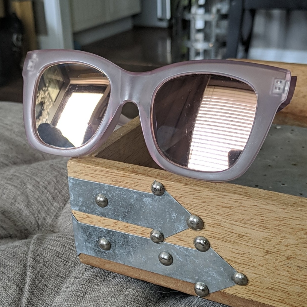 Quay pink sunglasses